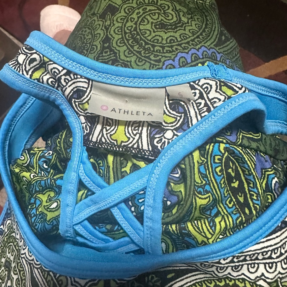 Athleta top paisley print in blue tones. Size S - Picture 11 of 11